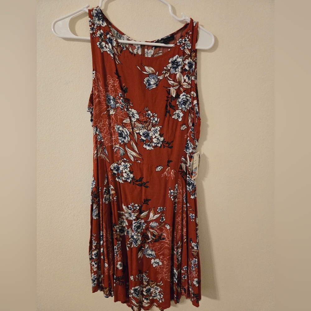 Bebop Floral Dress Medium Rust Orange Sleeveless Fit & Flare Boho NWT Mini